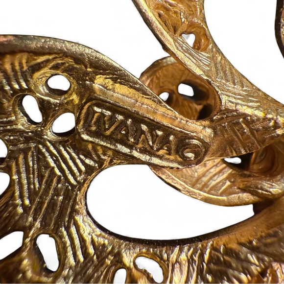 Vintage IVANA Gold Statement Brooch w/ Blue Cabochon & Rhinestones (1980s/90s) - Picture 6 of 6